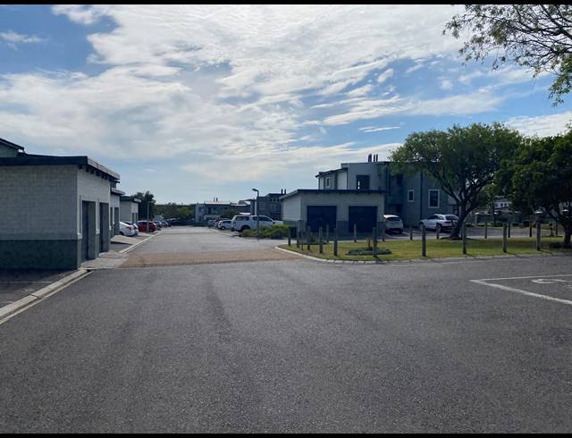 2 BEDROOM APARTMENT FOR SALE IN BURGUNDY ESTATE